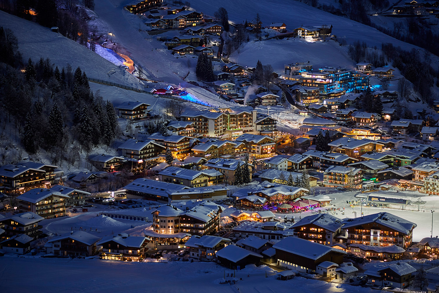 nachtansicht-saalbach.jpg