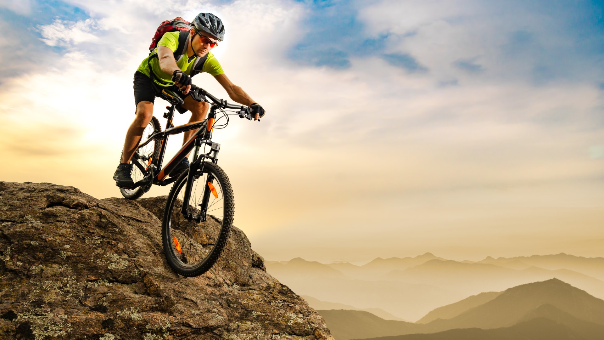 SAALBACH Mountainbiker Neutral shutterstock_1714931941.jpg