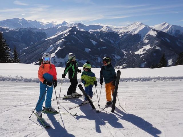 skifahren-piste-winterurlaub.JPG
